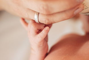 宝宝新生儿甲状腺舌管囊肿怎么治? 宝宝新生儿甲状腺舌管囊肿怎么治?